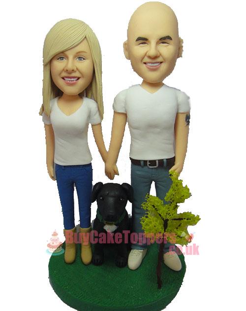 couple with doggy figurine